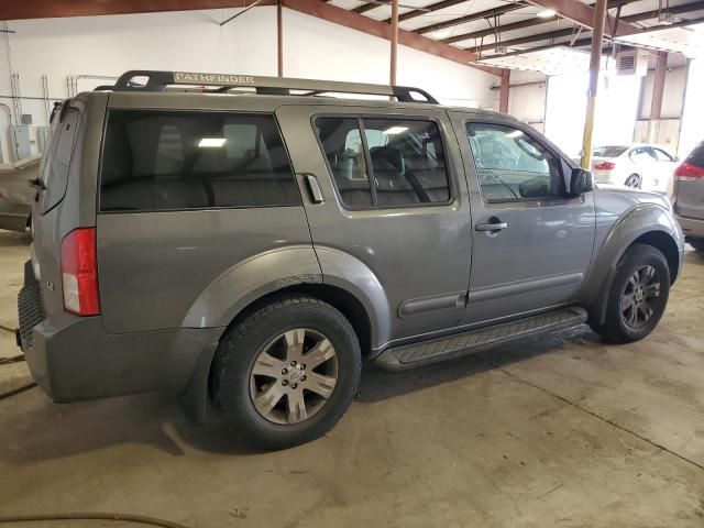 2005 Nissan Pathfinder LE