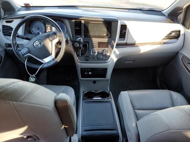 2016 Toyota Sienna XLE