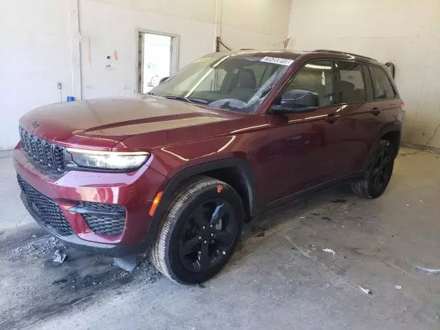 2023 Jeep Grand Cherokee Laredo