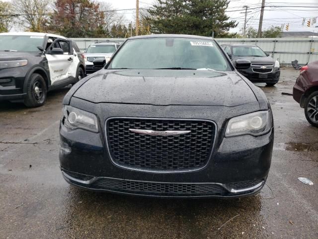 2019 Chrysler 300 Touring