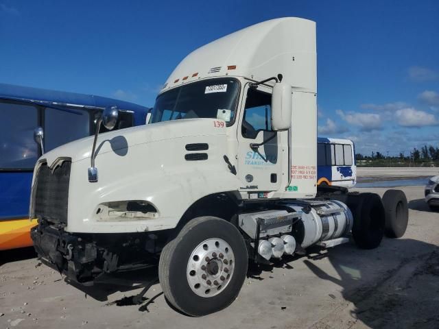 2015 Mack 600 CXU600