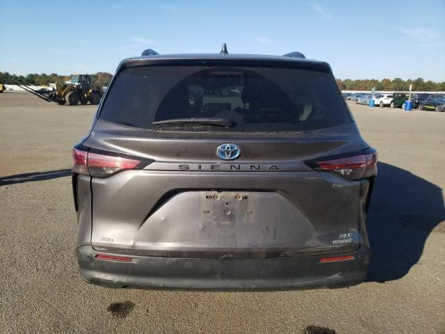 2022 Toyota Sienna XLE