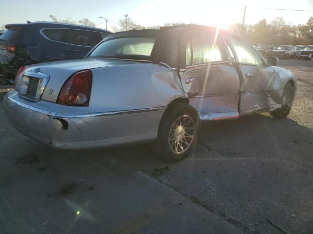 2002 Lincoln Town Car Signature