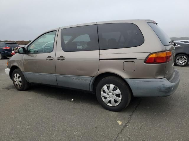 1999 Toyota Sienna CE