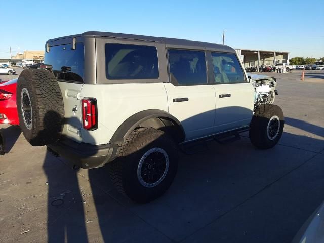 2023 Ford Bronco Base