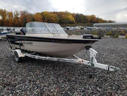Salvage boats for sale at Avon, MN auction: 2001 Crestliner Boat