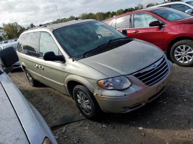 2005 Chrysler Town & Country Limited