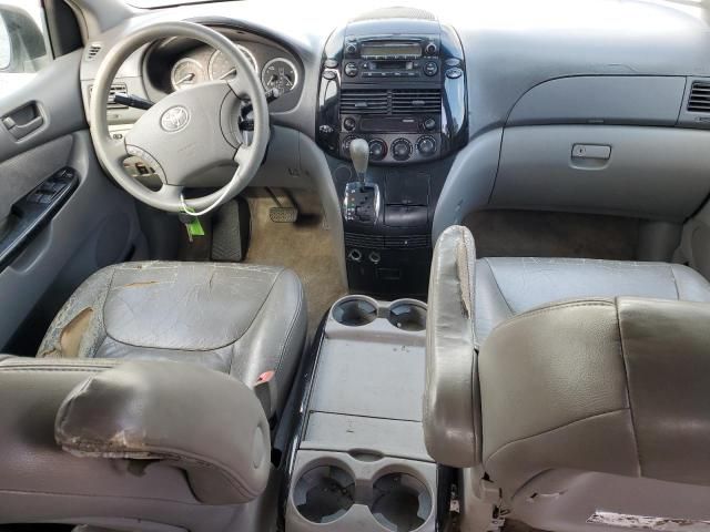 2005 Toyota Sienna CE