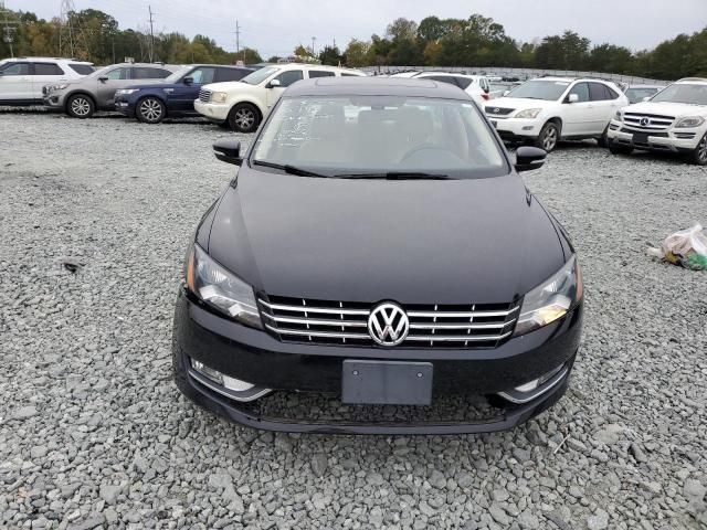 2013 Volkswagen Passat SEL