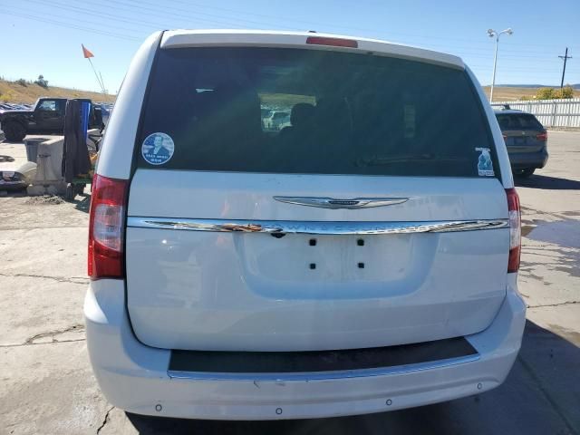 2015 Chrysler Town & Country Touring L