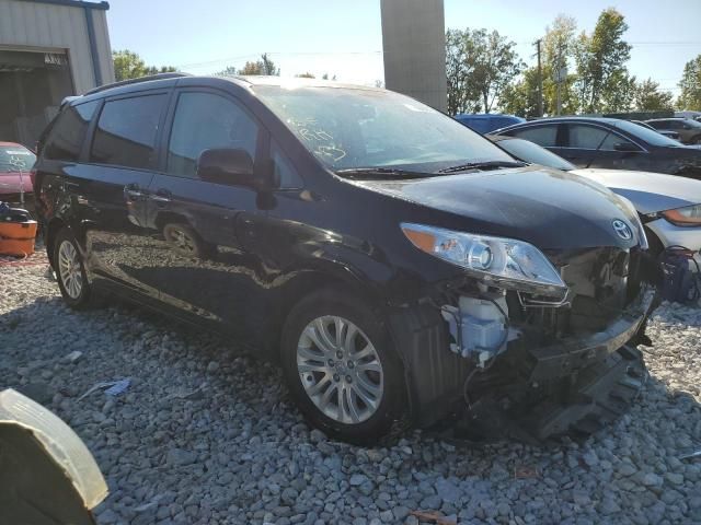 2017 Toyota Sienna XLE