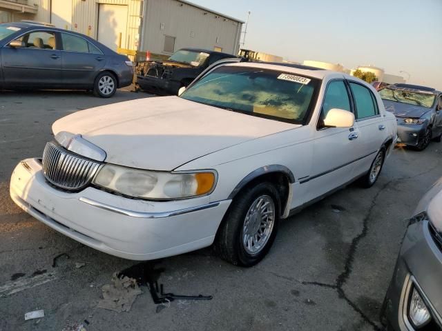 1999 Lincoln Town Car Signature