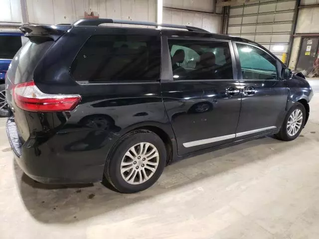 2016 Toyota Sienna XLE