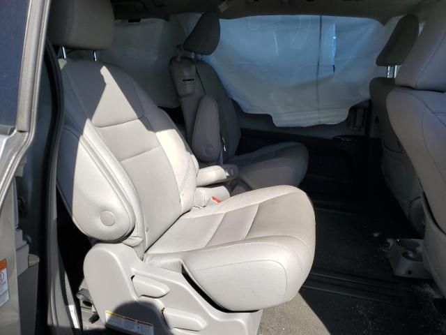 2019 Toyota Sienna XLE