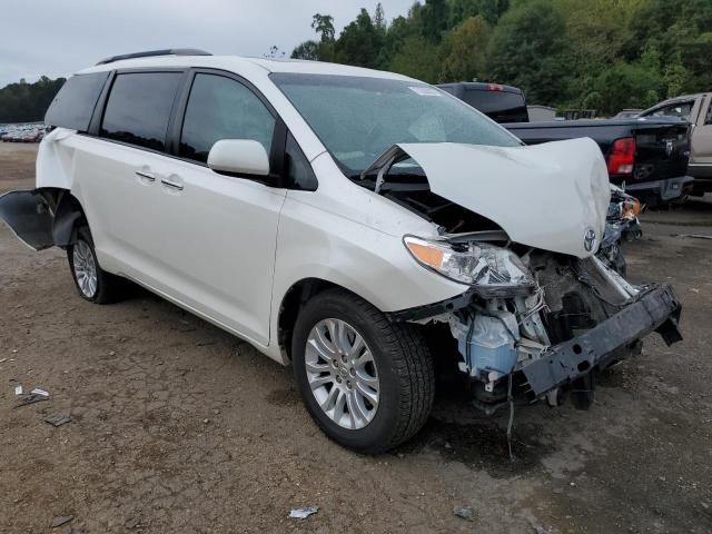 2017 Toyota Sienna XLE