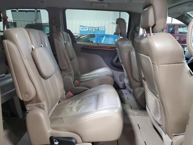 2015 Chrysler Town & Country Limited Platinum