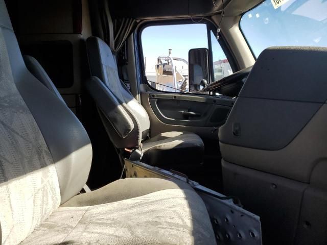 2016 Freightliner Cascadia 125