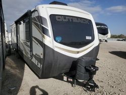 Vehiculos salvage en venta de Copart Wichita, KS: 2022 Outback Travel Trailer