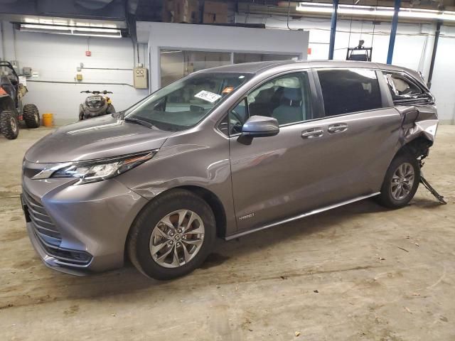 2021 Toyota Sienna LE