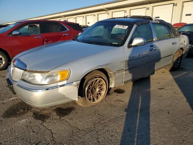 2002 Lincoln Town Car Signature