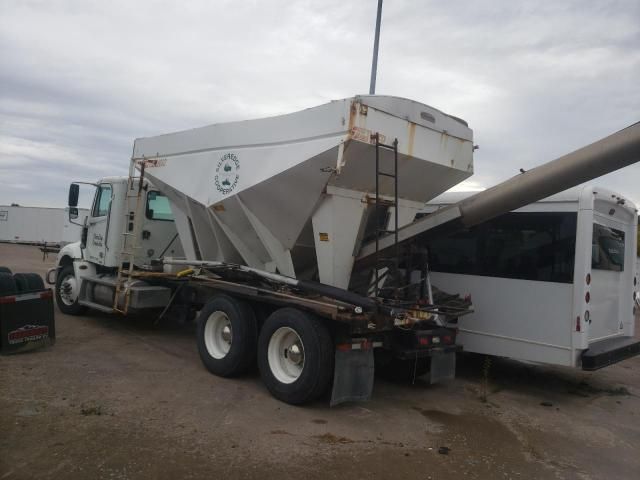 2006 Freightliner Columbia 112