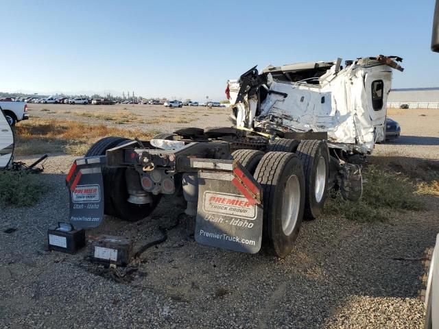 2019 Freightliner Cascadia 126