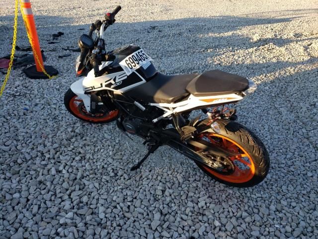 2021 KTM 200 Duke