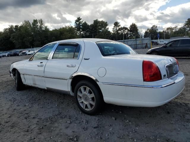 2010 Lincoln Town Car Signature Limited