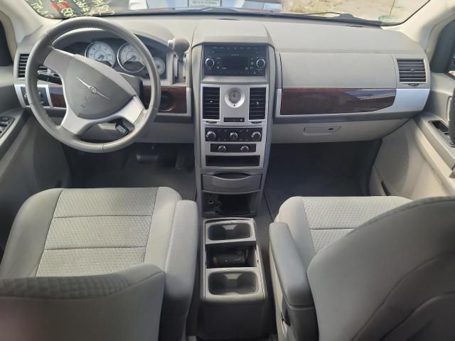 2010 Chrysler Town & Country Touring