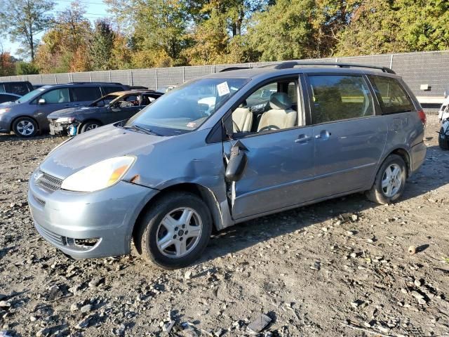 2004 Toyota Sienna CE