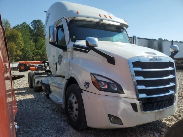 2021 Freightliner Cascadia 126