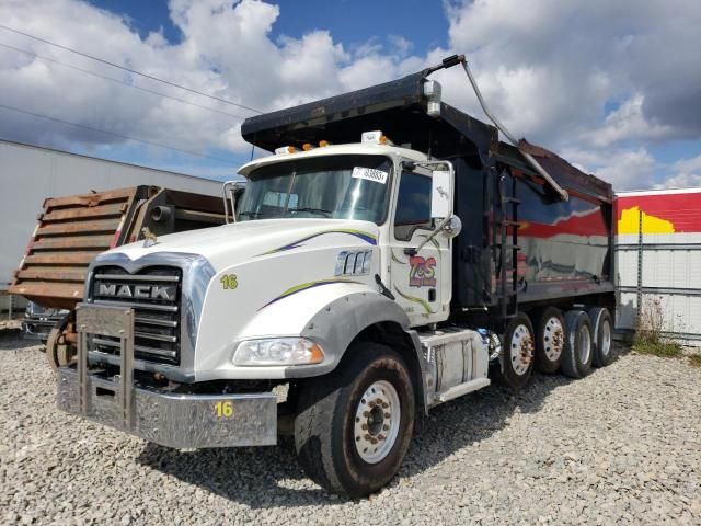 2016 Mack 800 GU800