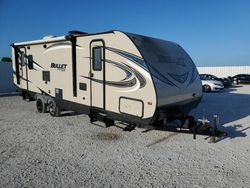 Camiones dañados por inundaciones a la venta en subasta: 2017 Keystone Bullet