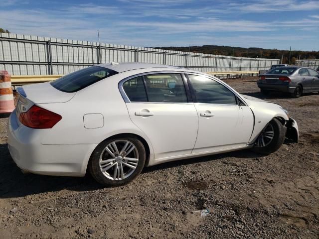 2015 Infiniti Q40