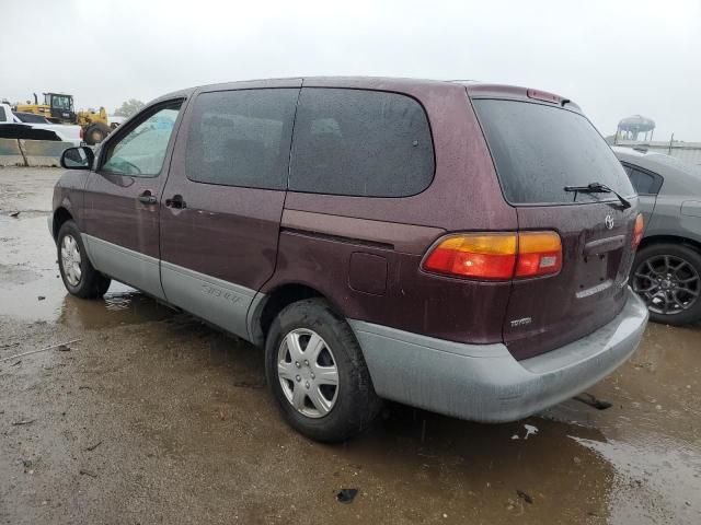 1999 Toyota Sienna CE