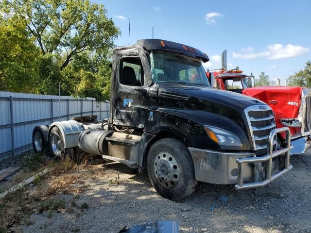 2020 Freightliner Cascadia 126