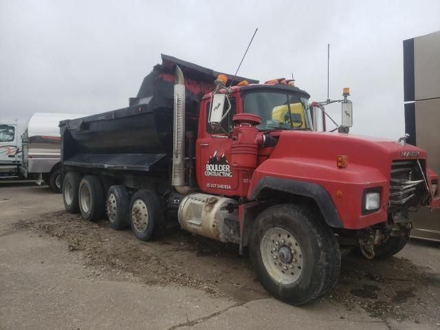 1994 Mack 600 RD600