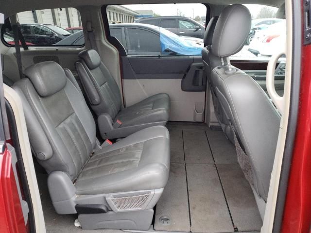 2010 Chrysler Town & Country Touring