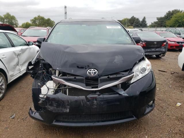 2017 Toyota Sienna XLE