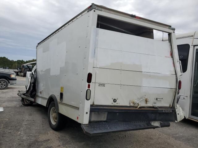 2014 Ford Econoline E350 Super Duty Cutaway Van