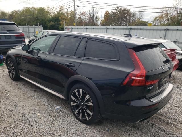 2020 Volvo V60 Cross Country T5 Momentum