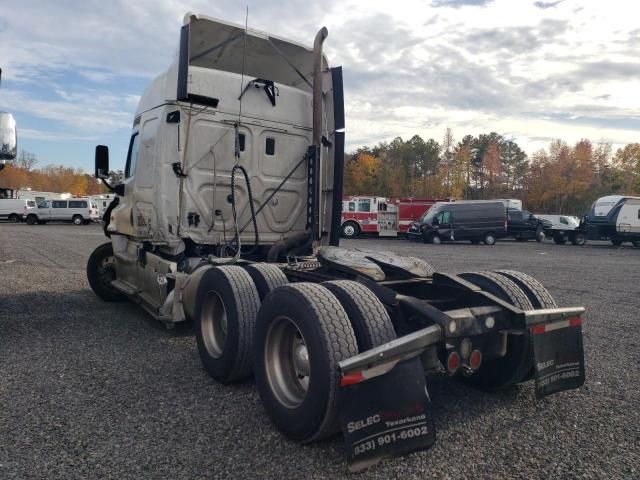 2015 Freightliner Cascadia 113