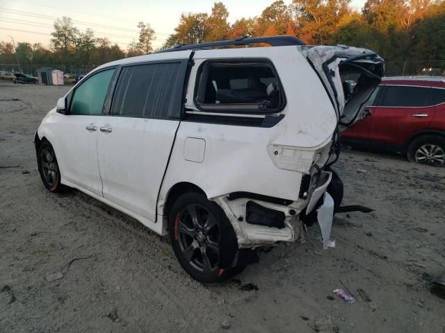 2017 Toyota Sienna SE