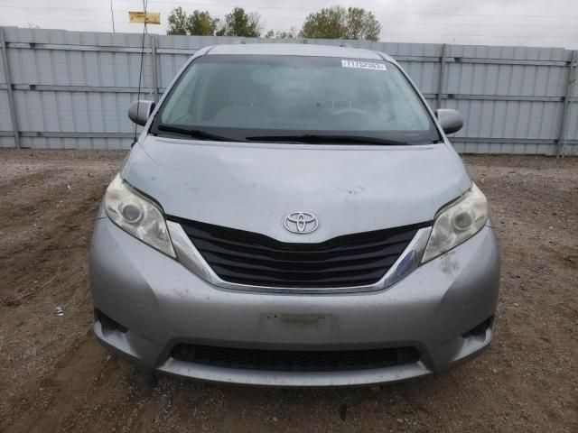 2014 Toyota Sienna LE