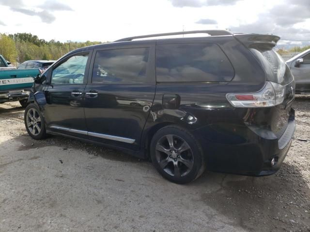 2016 Toyota Sienna SE