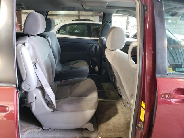 2004 Toyota Sienna XLE