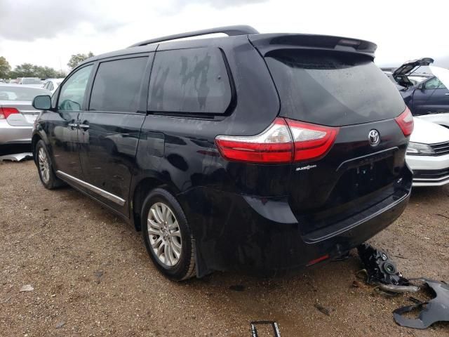 2017 Toyota Sienna XLE