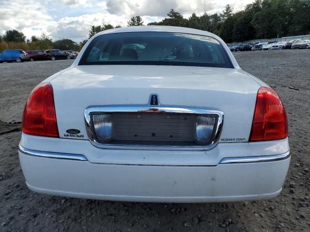 2010 Lincoln Town Car Signature Limited