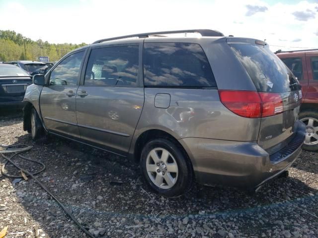 2004 Toyota Sienna XLE