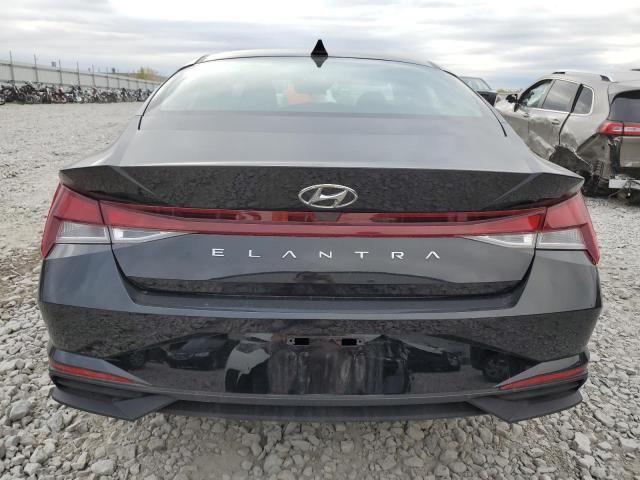 2022 Hyundai Elantra SE